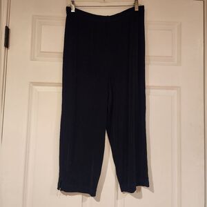 Knit Chic super stretchy black cropped pants S